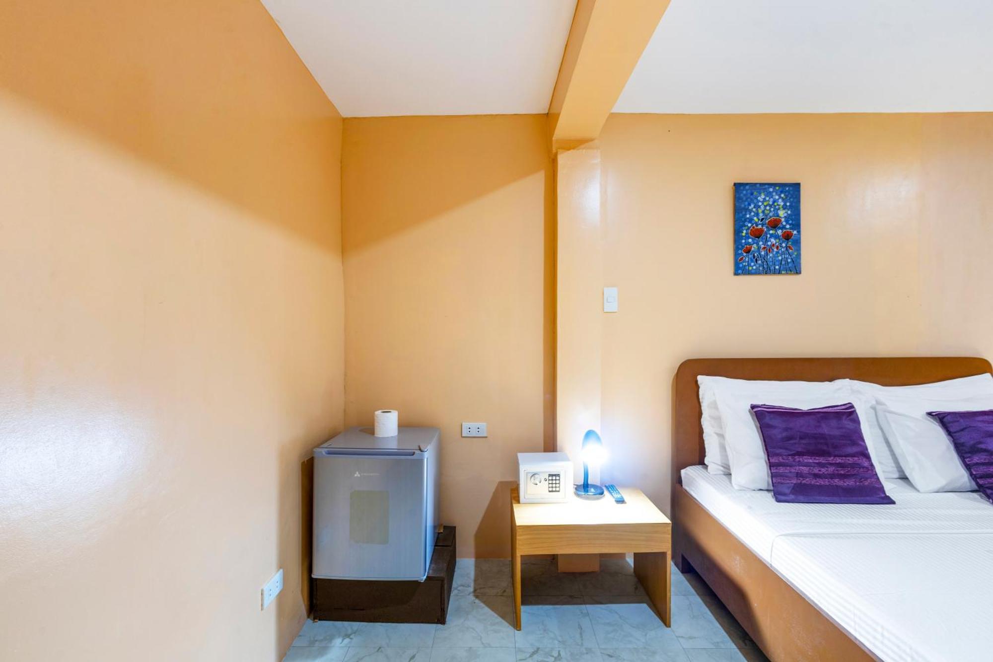White Shamrock Beach Hotel Balabag  Zimmer foto